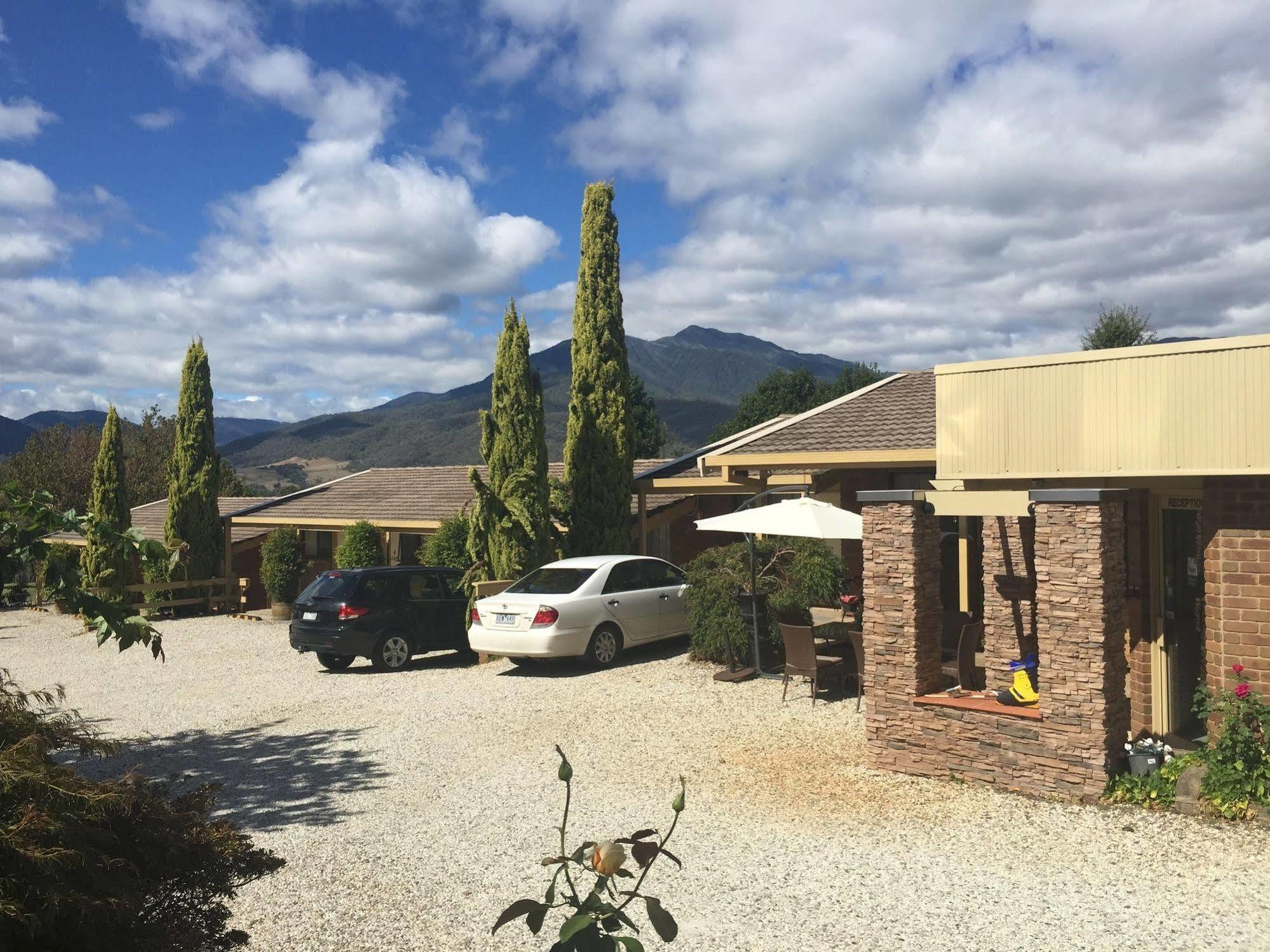 Bogong Moth Motel Маунт-Бьюти Экстерьер фото
